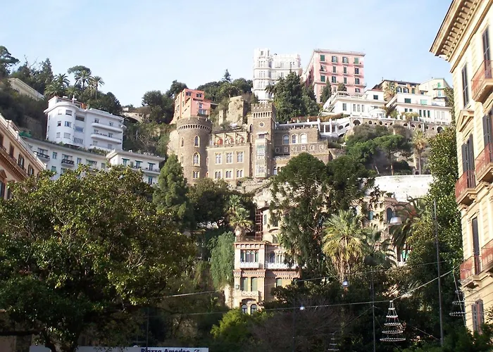 Carlo Di Borbone Apartments - Napoli Chiaia