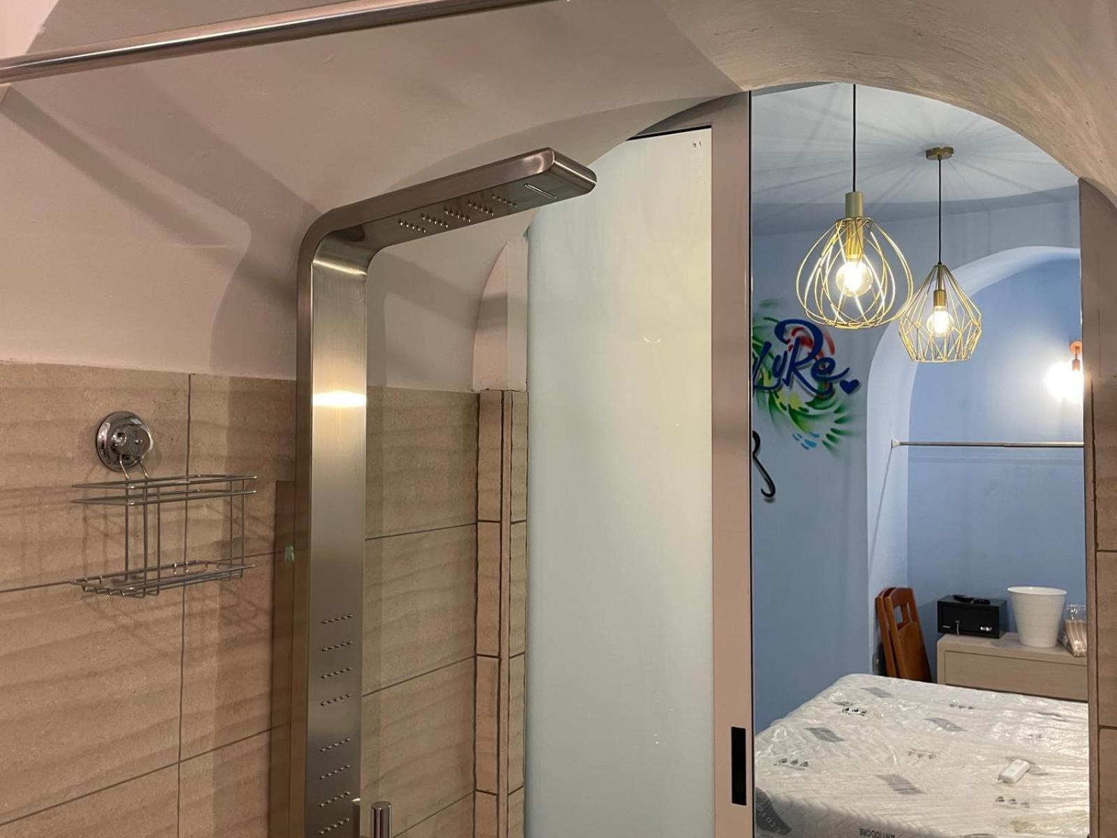 Carlo Di Borbone - Chiaia Apartment Naples