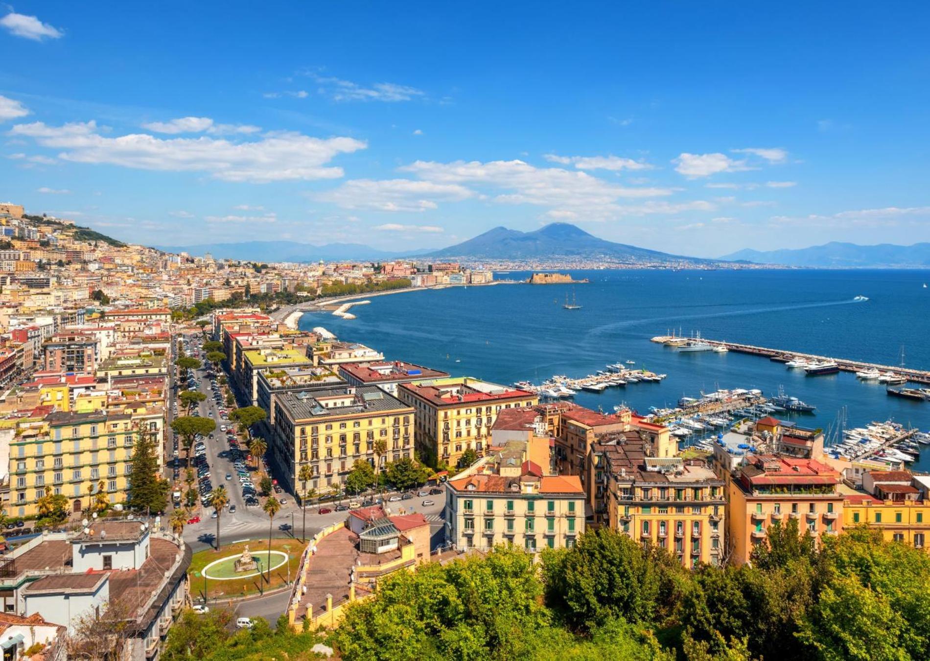 Apartment Carlo Di Borbone - Chiaia Naples
